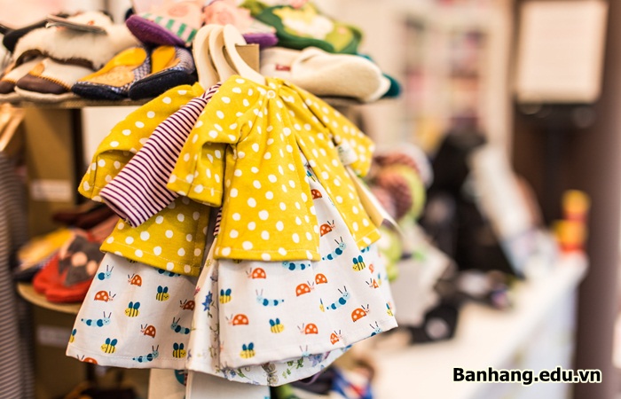 Mở shop quần áo trẻ em cần bao nhiêu vốn?
