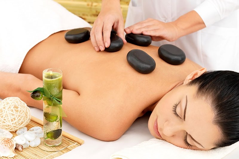 Học massage trị liệu ở đâu và nơi nào dạy massage đá nóng